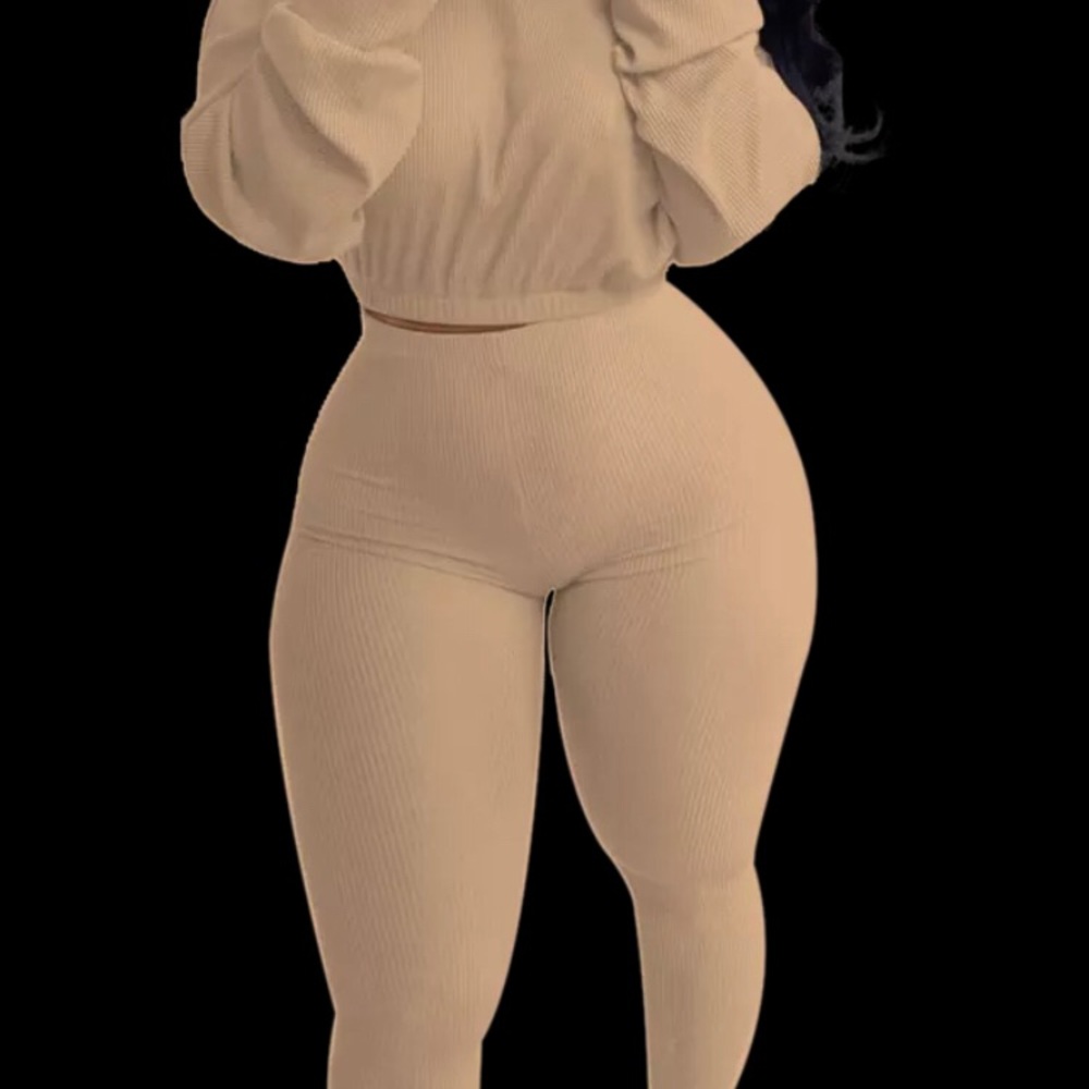 Fitted Sweatsuit - Picture 3 of 4